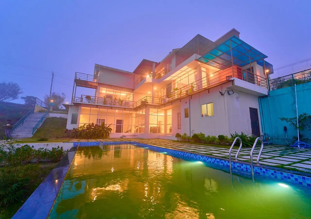 Irish County Vagamon Pool Resort By Voye Homes