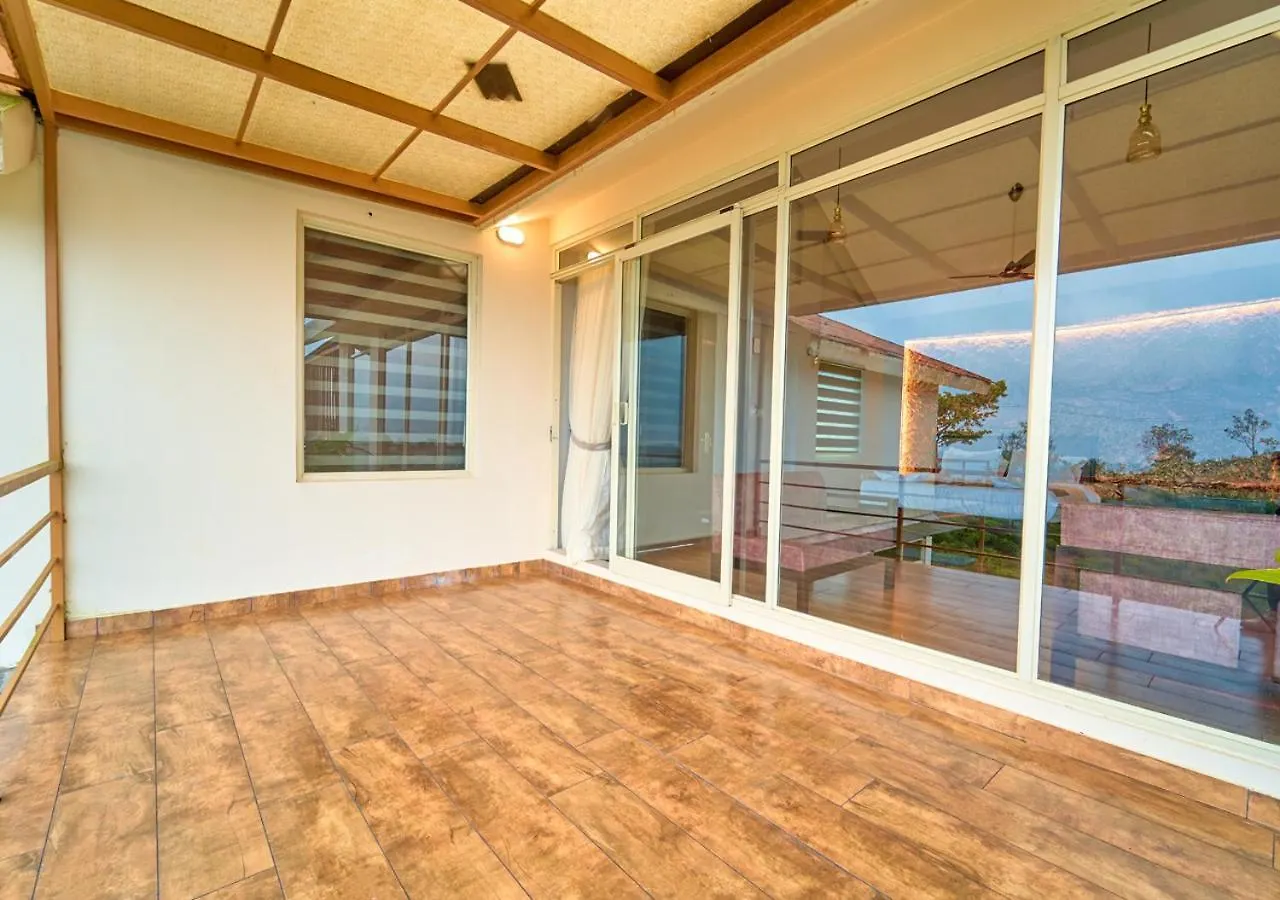 Irish County Vagamon Pool Resort By Voye Homes