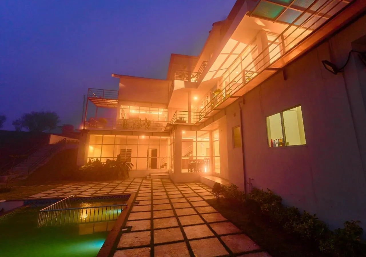 Irish County Vagamon Pool Resort By Voye Homes