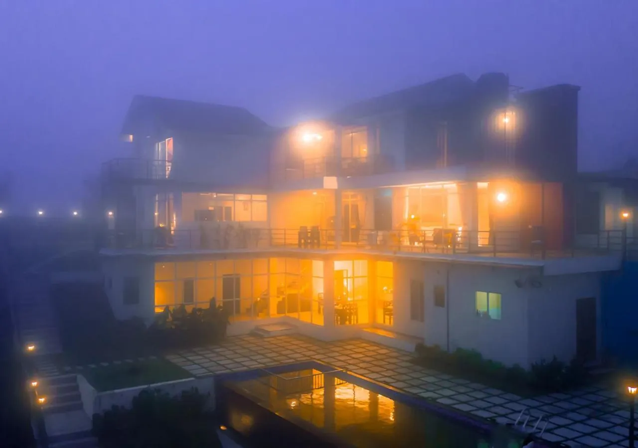 Irish County Vagamon Pool Resort By Voye Homes