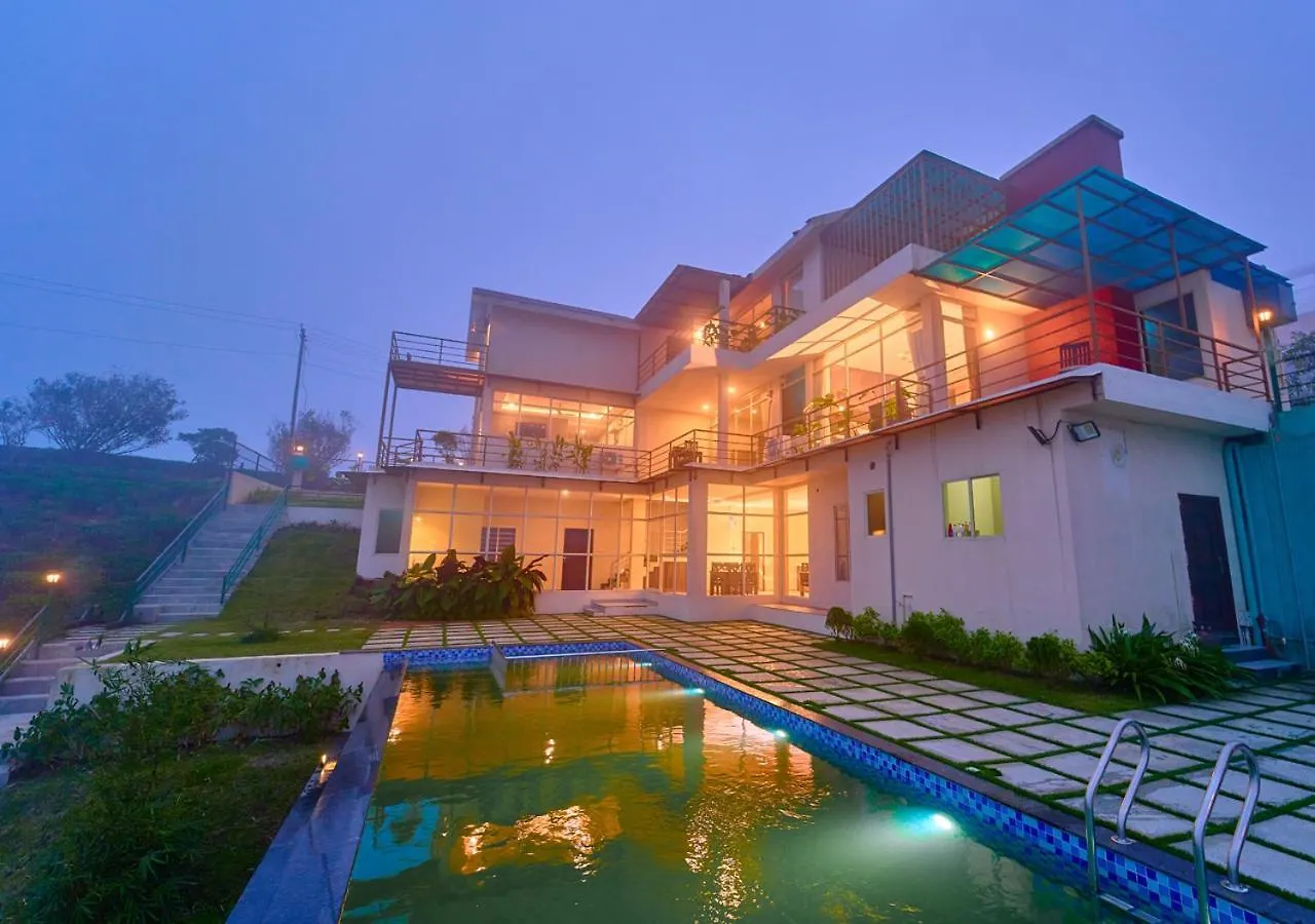 Irish County Vagamon Pool Resort By Voye Homes